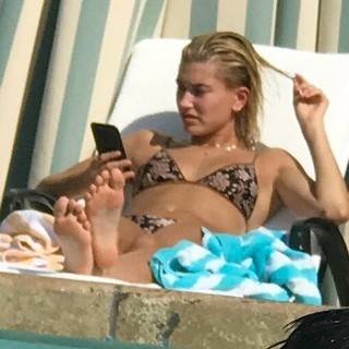 Hailey Bieber feet photo thumbnail