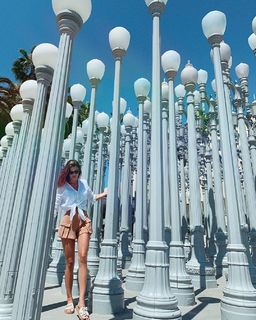 Iris Mittenaere feet photo thumbnail
