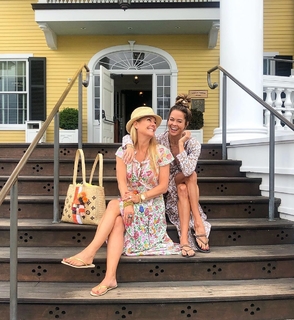 Brooke Burke feet photo thumbnail
