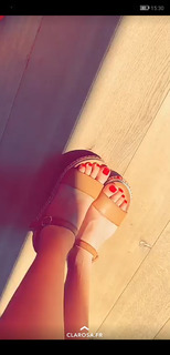 Nabilla Benattia feet photo thumbnail