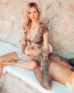 Chiara Ferragni feet photo thumbnail