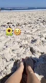 Giovanna Lancellotti feet photo thumbnail