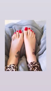 Jaqueline Mello feet photo thumbnail