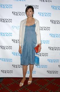Famke Janssen feet photo thumbnail