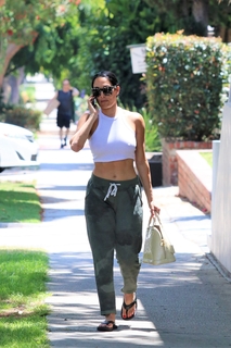 Nikki Garcia feet photo thumbnail
