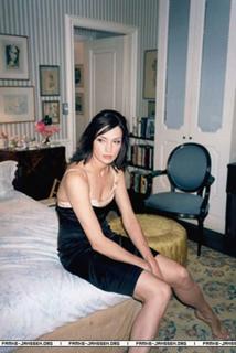 Famke Janssen feet photo thumbnail
