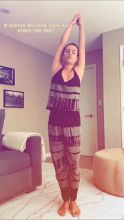 Lea Michele feet photo thumbnail