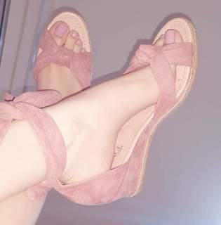 Isa Pes feet photo thumbnail