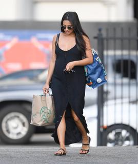 Shay Mitchell feet photo thumbnail