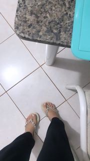 Alaine Crissiê feet photo thumbnail