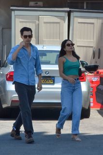 Vanessa Hudgens feet photo thumbnail