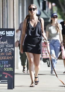 Ana de Armas feet photo thumbnail