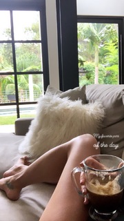 Lea Michele feet photo thumbnail