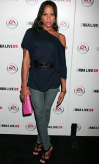 Dania Ramirez feet photo thumbnail