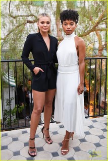 Olivia Holt feet photo thumbnail
