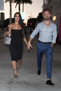 Nikki Garcia feet photo thumbnail