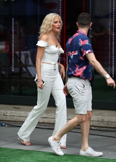 Pixie Lott feet photo thumbnail