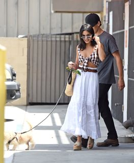 Vanessa Hudgens feet photo thumbnail