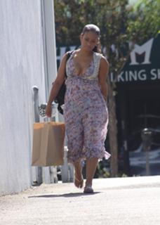 Christina Milian feet photo thumbnail
