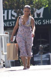 Christina Milian feet photo thumbnail