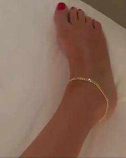 Alessia Marcuzzi feet photo thumbnail