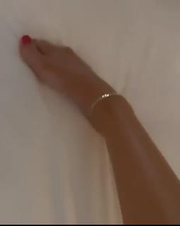 Alessia Marcuzzi feet photo thumbnail