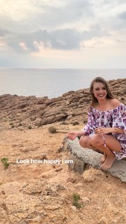 Xenia Tchoumitcheva feet photo thumbnail