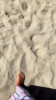 Lea Michele feet photo thumbnail