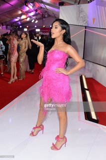 Becky G feet photo thumbnail
