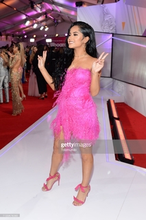Becky G feet photo thumbnail