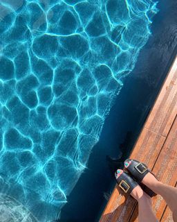 Xenia Tchoumitcheva feet photo thumbnail