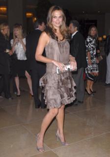 Molly Sims feet photo thumbnail