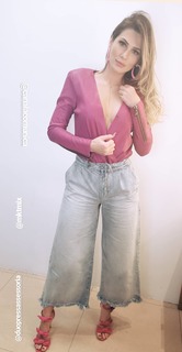 Lívia Andrade feet photo thumbnail