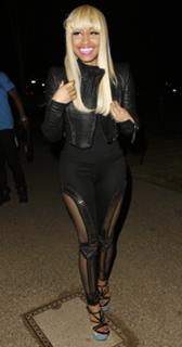 Nicki Minaj feet photo thumbnail