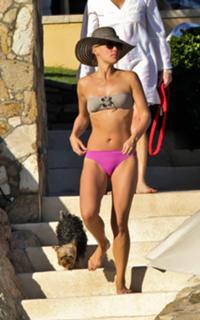 Molly Sims feet photo thumbnail
