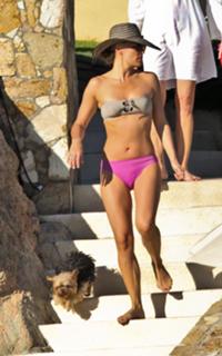Molly Sims feet photo thumbnail