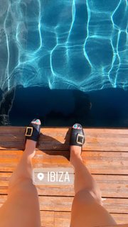 Xenia Tchoumitcheva feet photo thumbnail