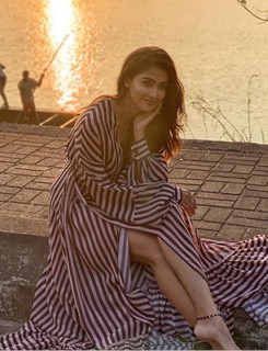 Pooja Hegde feet photo thumbnail