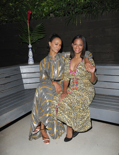 Zoe Saldana feet photo thumbnail
