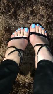 Jaqueline Mello feet photo thumbnail
