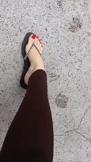 Jaqueline Mello feet photo thumbnail