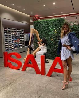 Kelly Bensimon feet photo thumbnail