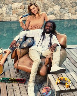 Carolina Dieckmann feet photo thumbnail