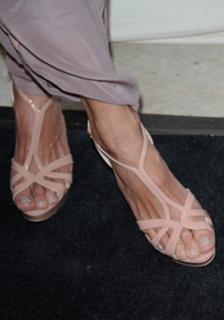 Alessandra Ambrosio feet photo thumbnail