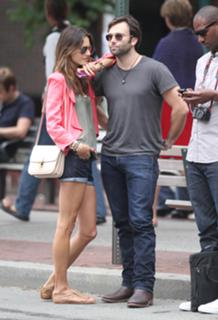 Alessandra Ambrosio feet photo thumbnail