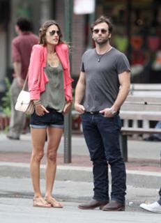 Alessandra Ambrosio feet photo thumbnail