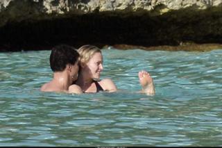 Uma Thurman feet photo thumbnail