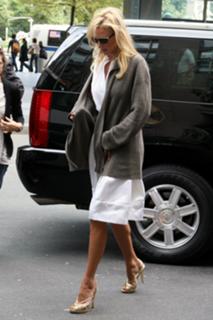 Uma Thurman feet photo thumbnail