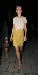 Uma Thurman feet photo thumbnail