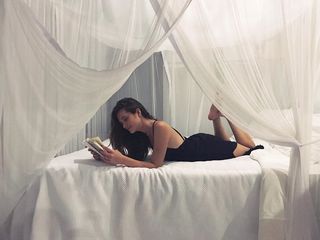 Juliana Paiva feet photo thumbnail